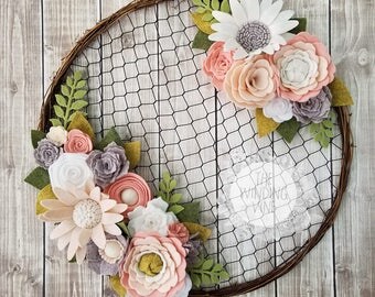 Felt Flower Wreath / Chicken Wire Wreath / Rustic Wedding / Rustic Decor / Boho Decor / Boho Wreath / Blush Wedding / Farmhouse Decor
