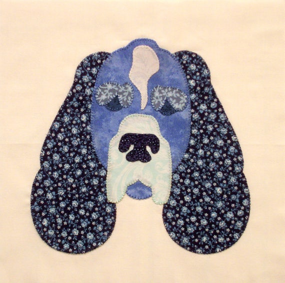 blue-basset-hound-appliqued-quilt-block