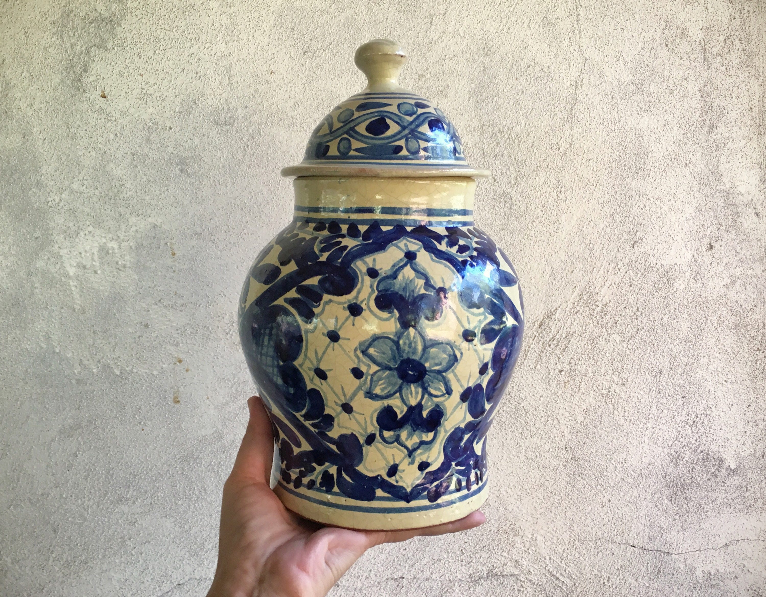 Vintage Talavera pottery ginger jar or tibor in blue and white Majolica
