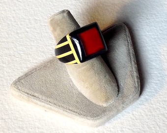 Vintage 30s 40s bakelite celluloid folk art prison ring