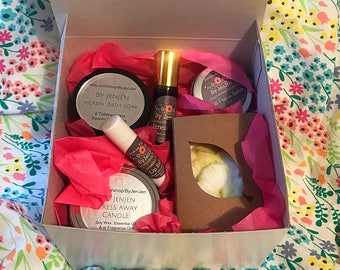 Gift For Mom, Christmas Gift, Bath and Body Gift, Spa Gift, Get Well Soon, Gift Ideas, Bath Soak, Care Package, Essential Oil, 6 Products!