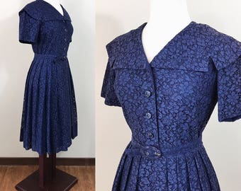 1940s Vintage Dress / Lace / Navy Blue / Rhinestone buttons / MEDIUM