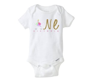 Personalized Unicorn first birthday onesie - Size 12 Months