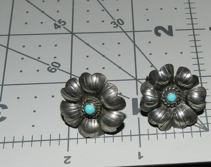 Vintage 925 Sterling silver turquoise screw back earrings mexico navajo ladies womens jewelry jewellery gift guide floral design