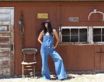 Vintage wide leg denim overalls // button up overalls // denim jumpsuit