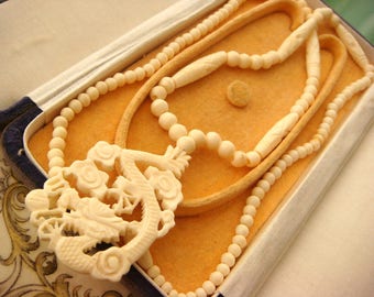 Vintage Art Deco Revival Chinese Dragon Carved Bone Necklace, Ox Cow Bone, Great Cond. Very Fine Carving! Vintage Jewellery.