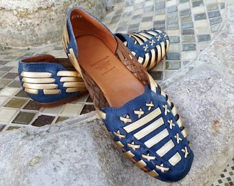 huaraches gold and black