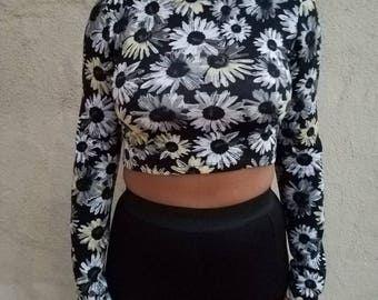 Vintage "Floral" Mock Neck Cropped Long Sleeve Midriff - 90's