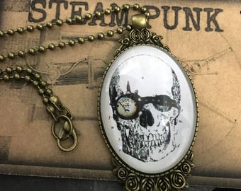 Steampunk skull / steampunk cabochon / steampunk necklace / Skull pendant / steampunk necklace / cameo pendant /bronze necklace