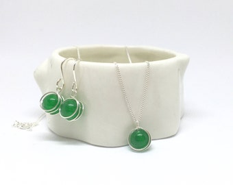 Jade jewellery set, 925 sterling silver jade necklace and earring set, jade jewelry set, 925 silver jade jewelry, sterling silver necklace