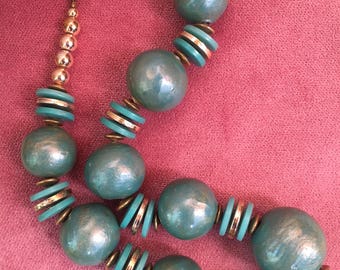 Vintage 1960's Green and Gold Lustre Bead Necklace