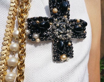 Vintage authentic Chanel brooch.