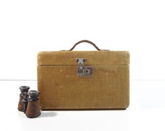 Vintage Tweed Train Case / Small Yellow Tweed Travel Case / Vintage Luggage