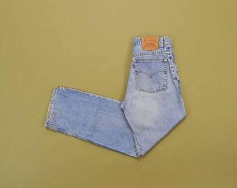 SALE Vintage Levis Jeans, 90s Boyfriend Jeans, Loose Fit Straight Leg Levis, Medium Wash Jeans, Low Rise Jeans, 90s Womens Levis Size 8 / 9