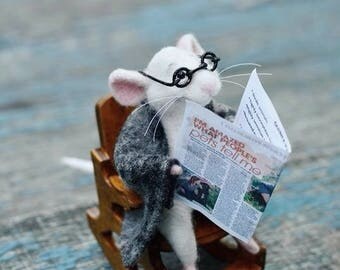 Mouse in armchair Mouse with glasses Mouse with newspaper White mouse Cute mouse Felt mouse Felted toy Wool toy Wool needle Felted mouse