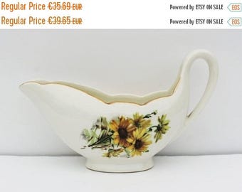 SALE Gravy Boat. French Sauce Boat. Gien France. Antique Serving Dish. Marguerites. Yellow Transferware. French Country. French Kitchen. Sau