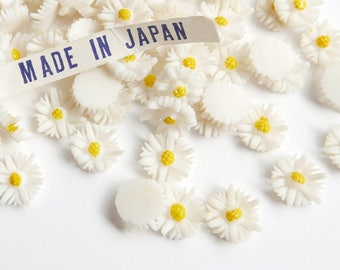 Vintage Daisy Flower Cabochon, aceteloid, 1960s, Japan - 8 mm - 24 pcs - C66-8