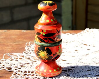 Vintage Kitchen Decor: Wood Manual Pepper Mill, Old Russian Grinder Pepper, 70s Era Retro Kitchen Decor, Rustic Mechanical Spice Grinder
