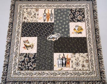 Beach Kitties Quilt, 34" x 34", Patchwork, Machine Pieced, Appliqued & Quilted, Cotton Fabrics, Table Topper, Wall Hanging Sleeve