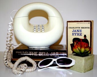Vintage 1970s White Donut Telephone