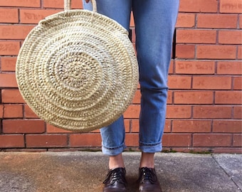 Handmade round woven straw bag / market basket