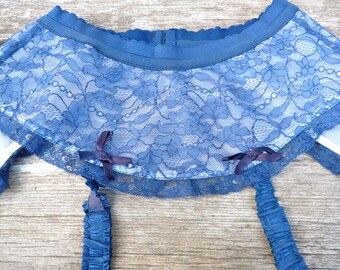 Vintage lace Français 1950 50 bleu marine sur fond blanc jarretelles ceinture burlesque / pin up taille de lingerie /cadeau de baby doll S