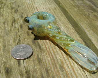 Color changing glass pipe