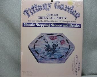 Pattern for Mosaic Stepping Stone Oriental Poppy
