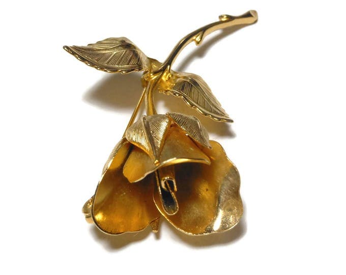 Giovanni rose brooch, gold plated textured rose, intricately textured, beautiful piece, brushed gold tone, rose bud pin, stem and leaves