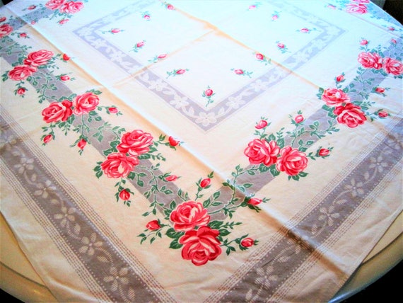 Red Floral Motif Tablecloth - 50's Red Pink Colors - Roses Cotton - 48 Inch Square