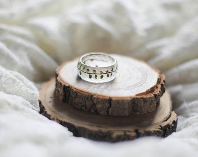 Clear resin ring, terrarium jewelry, botanical ring, faceted resin ring, big size resin ring, man and woman resin ring, transparent jewlery