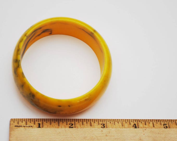 Vintage Bakelite Bangle - Marbled Black yellow Orange Mustard - Vintage plastic bracelet