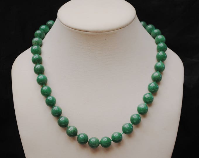 Aventurine bead necklace - Green polished gemstone beads - Gold plated Silver - Hand Knotted