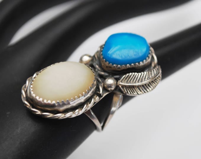 Sterling Ring - size 8 - Turquoise blue gemstone-White chacedony gemstone- silverleaf native American - Old Pawn southwestern