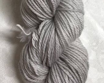 SW 100% Merino, worsted weight, lofty, soft, 181y, 166m, 100g, "Gray"