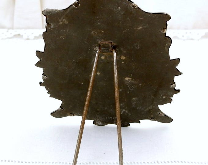 Antique Repousse Embossed Silver Plated Image of Virgin Mary with Lourdes Basilica Framed with Lillis, Our Lady Catholic Religious Picture Antique Repousse Embossed Silver Plated Image of Virgin Mary with Lourdes Basilica Framed with Lillis, Our Lady Catholic Religious Picture