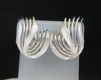 Trifari Leaf Earrings, Vintage Silver Tone Upswept Leaf Clip ons Signed Crown Trifari Jewelry Gift for Her