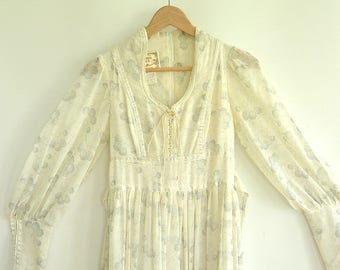 1970's Gunne Sax Dress By Jessica White Prairie Maxi Dress (Women's X Small) Light Flowing long Bohemian Abstract print Dress