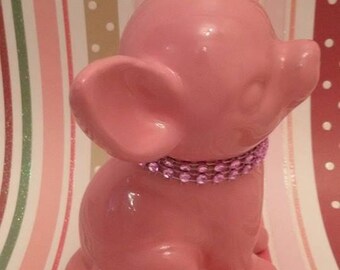 Chihuahua dog piggy bank, pink ceramic. By Laure Terrier. Height 3,1 inches