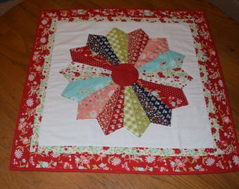 Quilted Dresden Plate Table Topper 24" sq