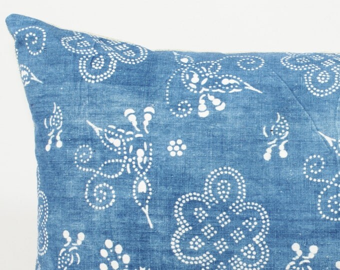 SALE! 12"x20" Vintage Indigo Batik Pillows, Old Chinese HMONG Batik Fabric Pillow Case, Ethnic Textile Cushion Cover
