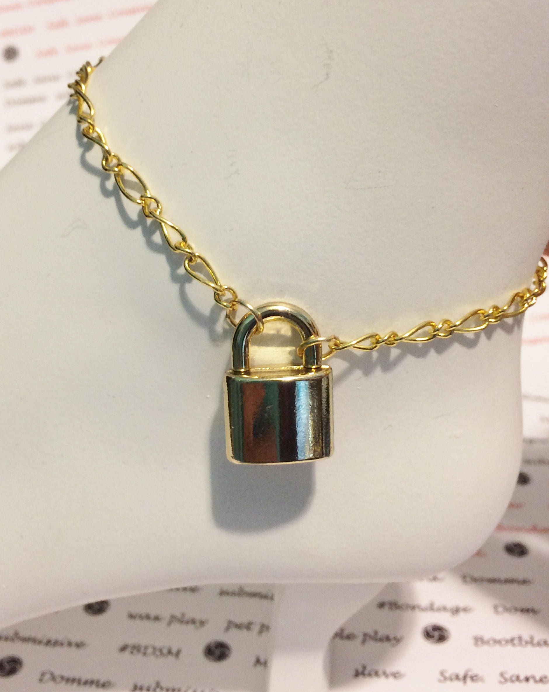 A CollarsCuffs Slave Chain design Bright Gold plated