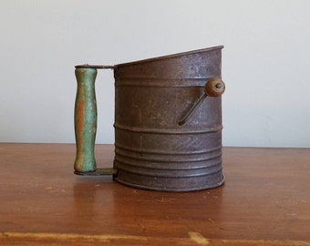Vintage Flour Sifter, Kitchen Decor, Kitchen Tools