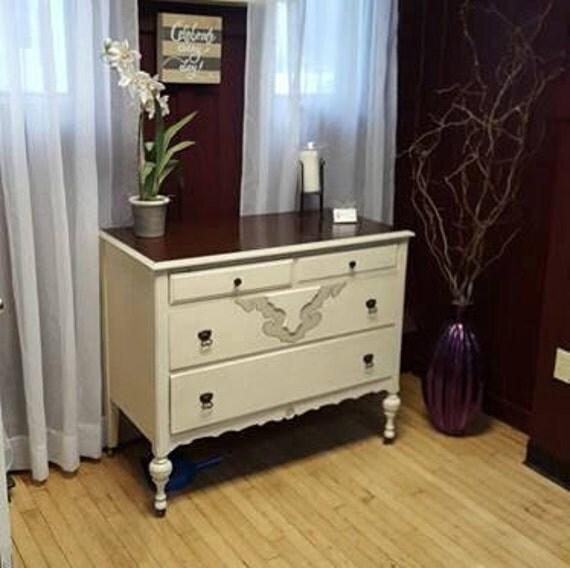 Dixie Belle Chalk Paint Buttercream 8 oz.