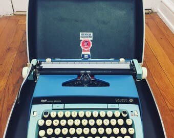 ON SALE! Vintage Smith Corona Galaxie 12 Typewriter - Working - Retro - 1970s - Hard Case