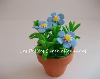 Miniature: mini flower pot, forget-me-not foam