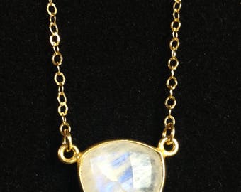 Moonstone Necklace, June Birthstone, Gift for Mom, Handmade Moonstone Necklace, Gift for Wife, Shiny Gold Chain, Moonstone Pendant