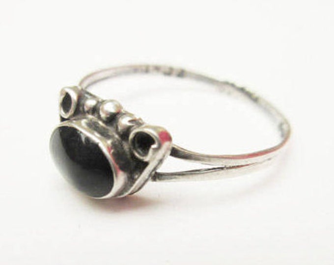 Sterling ring black onyx gemstone beveled silver ring size 7 1/2