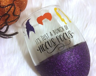 It's Just A Bunch Of Hocus Pocus Stemless Glitter Wine Glass // Glitter Glass // Wine Glass // Halloween // Hocus Pocus // Glitter Cup