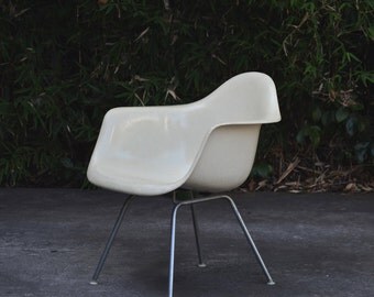 1950s Eames Fiberglass Chair